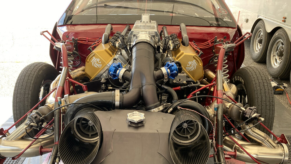 5,000 HP Twin-Turbo 526 cid Hemi Engine